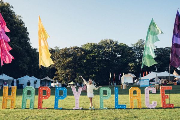 Showbase_happyplace_1